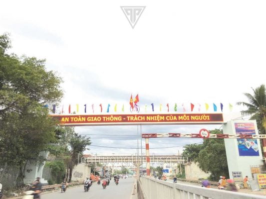 LedTruongThinhSG-thi-cong-cong-chao-bang-led